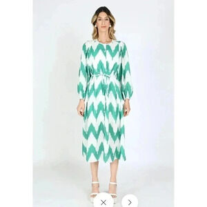 Tuckernuck Beulah Style Charlotte Chevron Printed Midi Dress Green size L